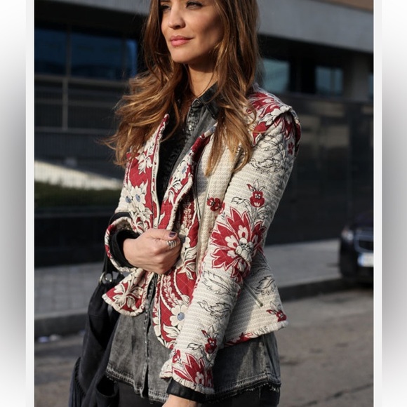 ZARA BLAZER PRINTED FLORAL QUILTED CARDIGAN WHITE RED JACKET BLOGGERS size M - Picture 3 of 16